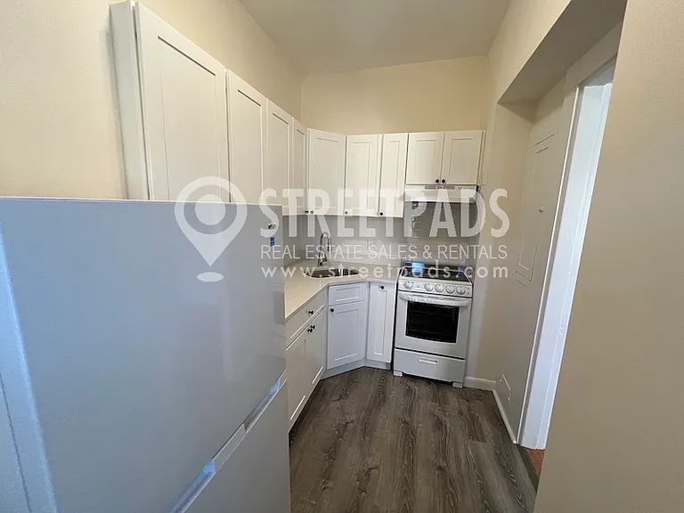 504 Beacon St #22 — Photo 9