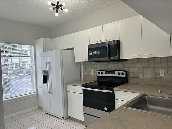 4th image of 4990 SW 31st Ter #390