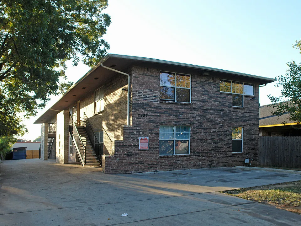 2932 South Blvd #C