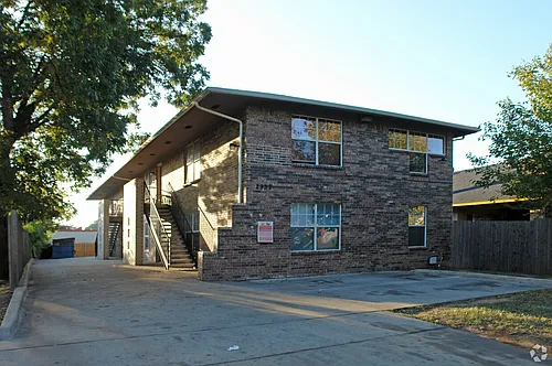2932 South Blvd #C Photo 1