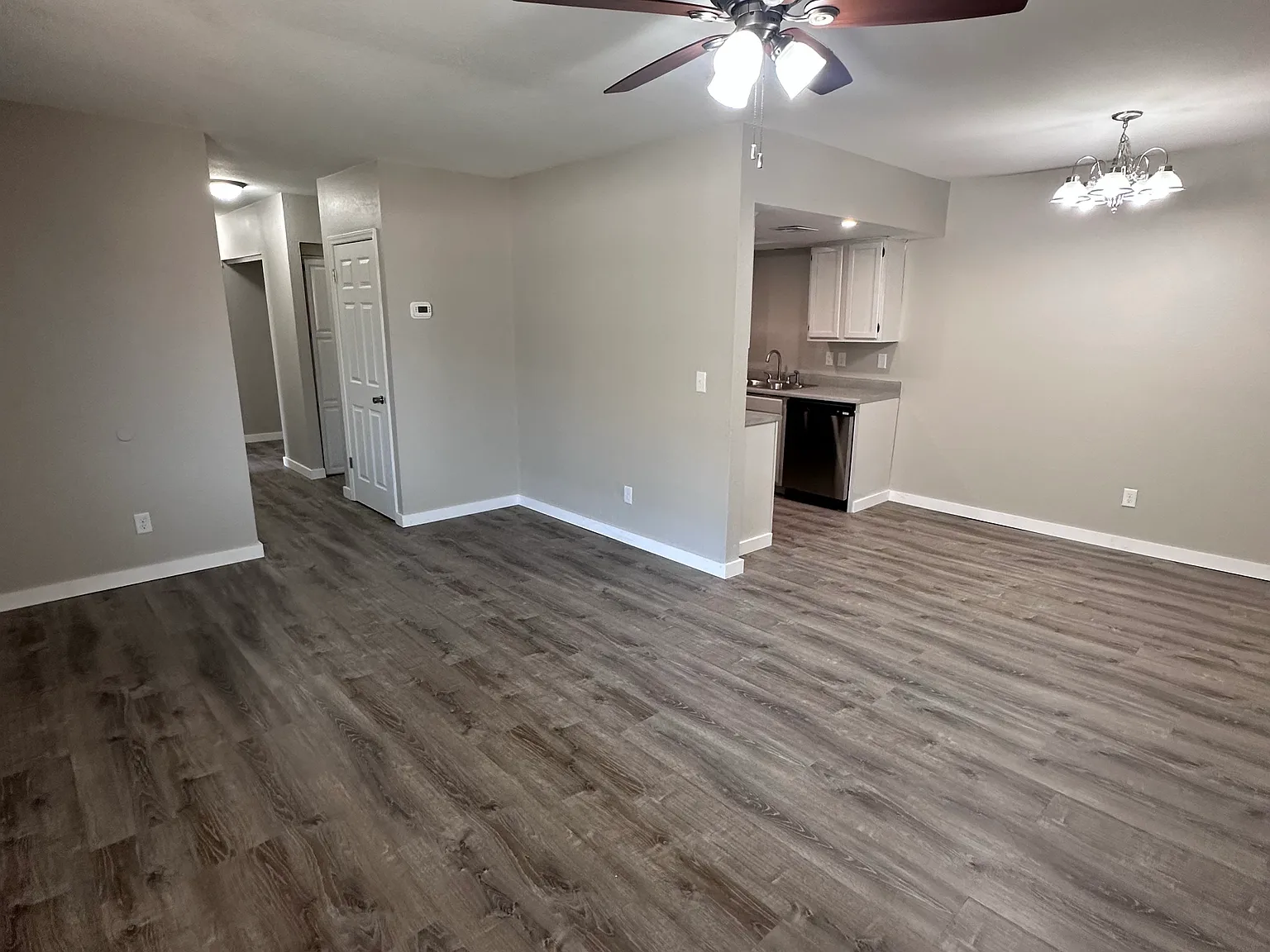 3 bed, 1100 sqft, $1,295 — Photo 2