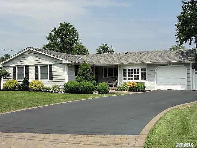 1st image of 96 Budenos Dr