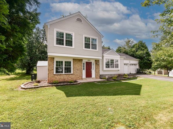 10135 Forest Hill Cir