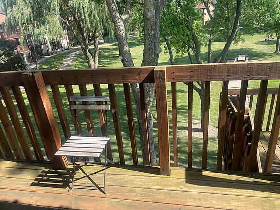 3rd image of 2209 Arbor Cir APT 36