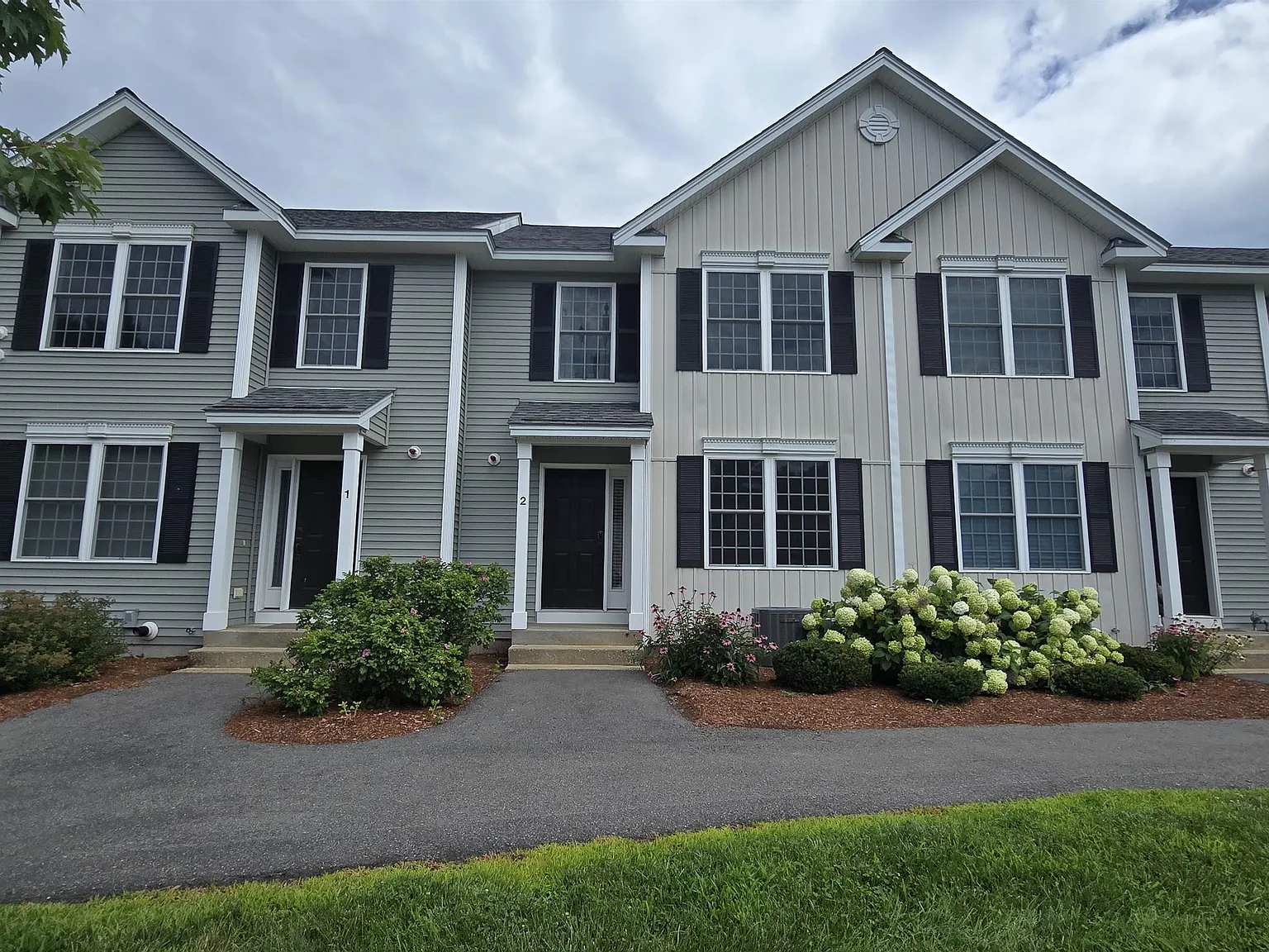 3 bed, 2.0 bath, 1726 sqft, $3,300 — Photo 1