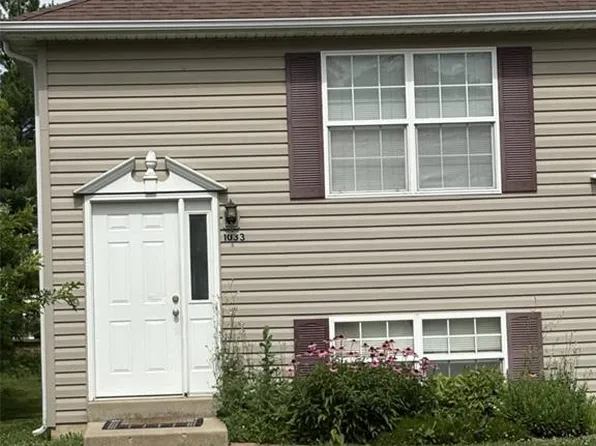 1033 Arlington Ct, Warrenton, MO 63383