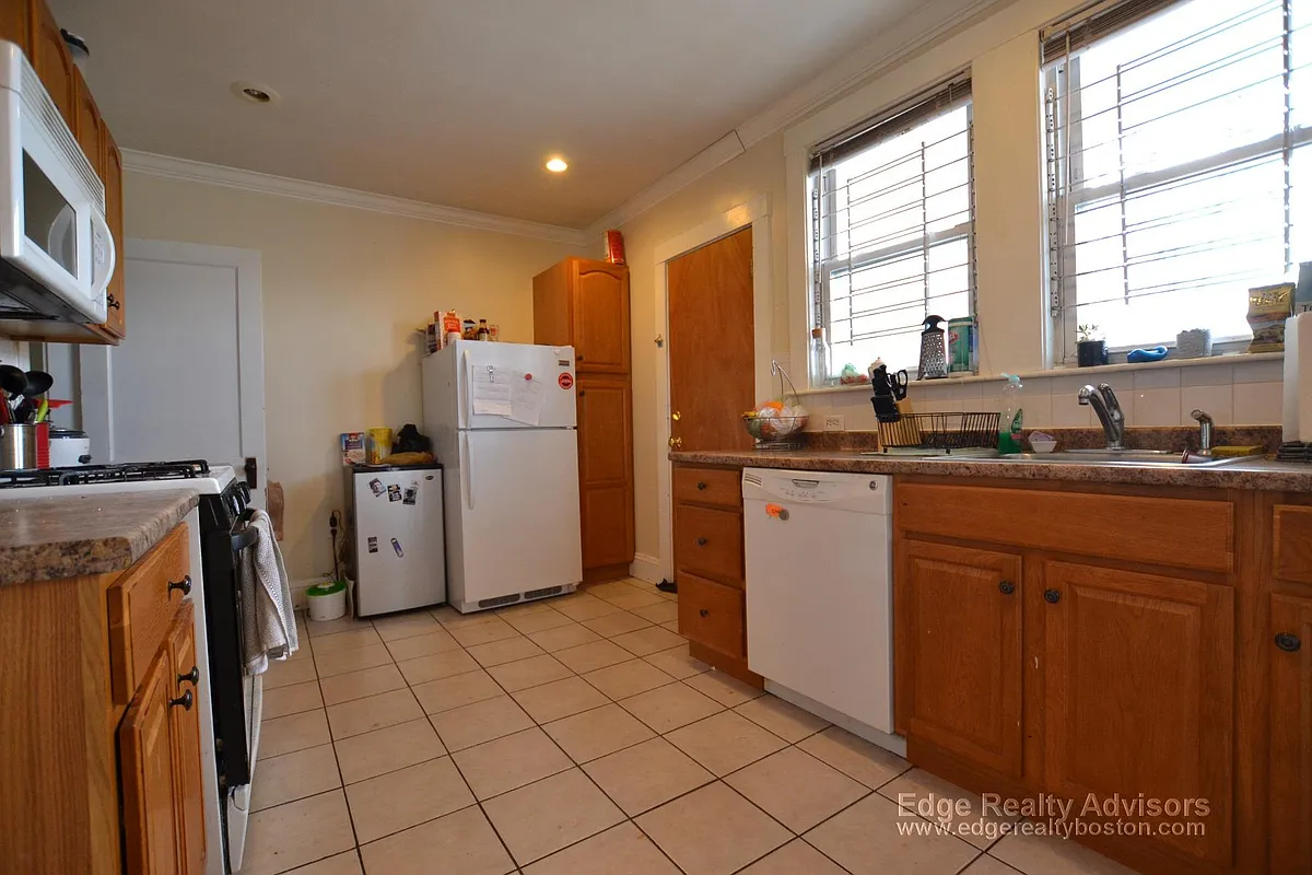 Building Photo - 24 Claymoss Rd #1