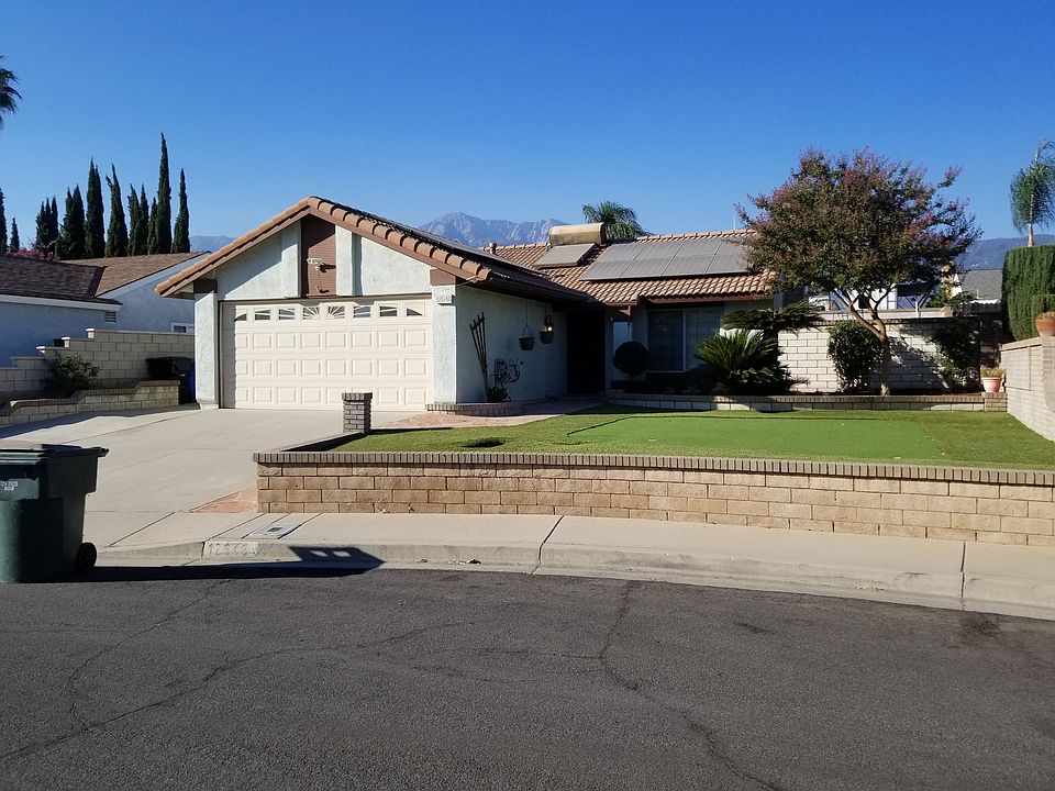 Front of house located in a Cul-de-sac, in quiet friendly neighborhood.