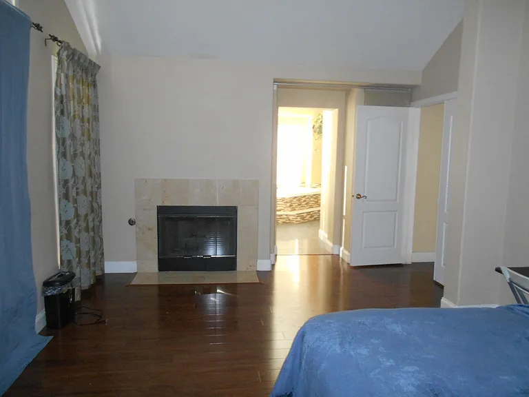 8317 Opal Cove Dr — Photo 11