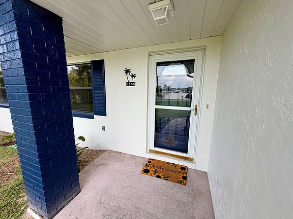 2nd image of 1505 Grove Ave