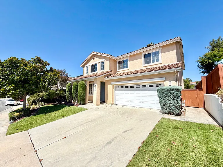 42041 Delmonte St — Photo 3