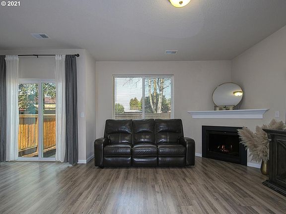 3rd image of 11324 NE 116th Ct