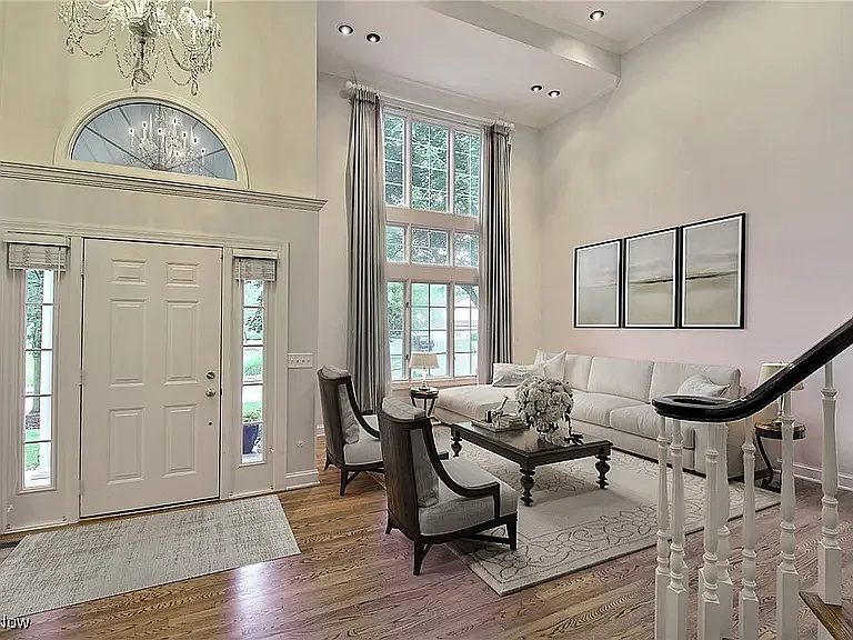 4 bed, 3.5 bath, 4011 sqft, $5,750 — Photo 4