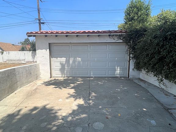 2nd image of 752 W 24th St