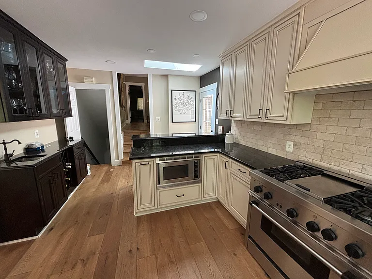 3700 N Edison St — Photo 3