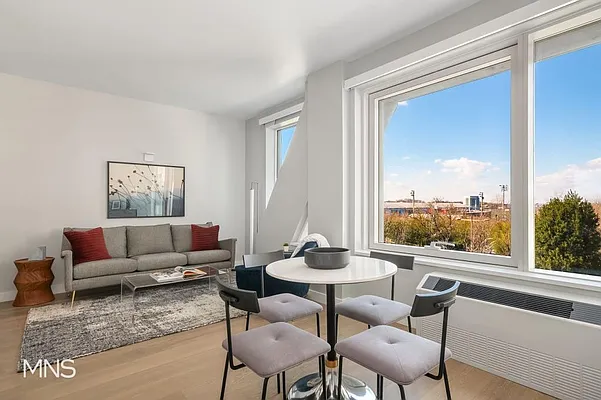 Rented by MNS Marketing | media 2