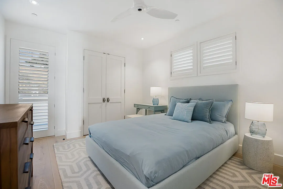 1347 Palisades Beach Road - 1 — Photo 4