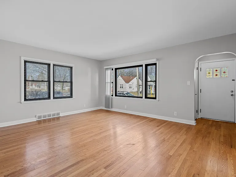 426 Keilman St — Photo 18