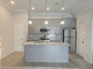 4801 Wenda St #B, Houston, TX 77033