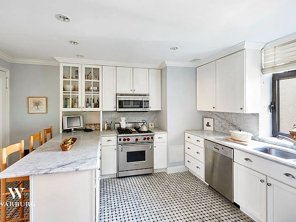 4th image of 300 Central Park W APT 17F