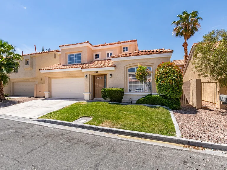 2113 Desert Peak Rd — Photo 2