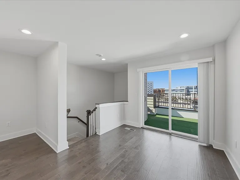 3908 Edwards Rd — Photo 46