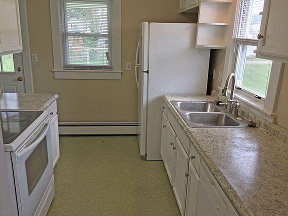 Great Kitchen with Lots of Cabinets