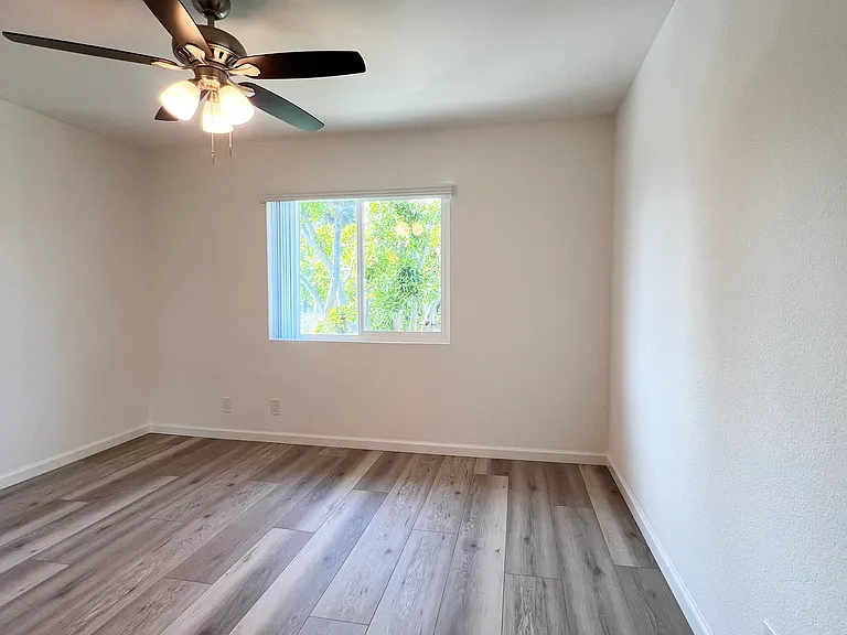 134 S Western Ave #10 — Photo 12