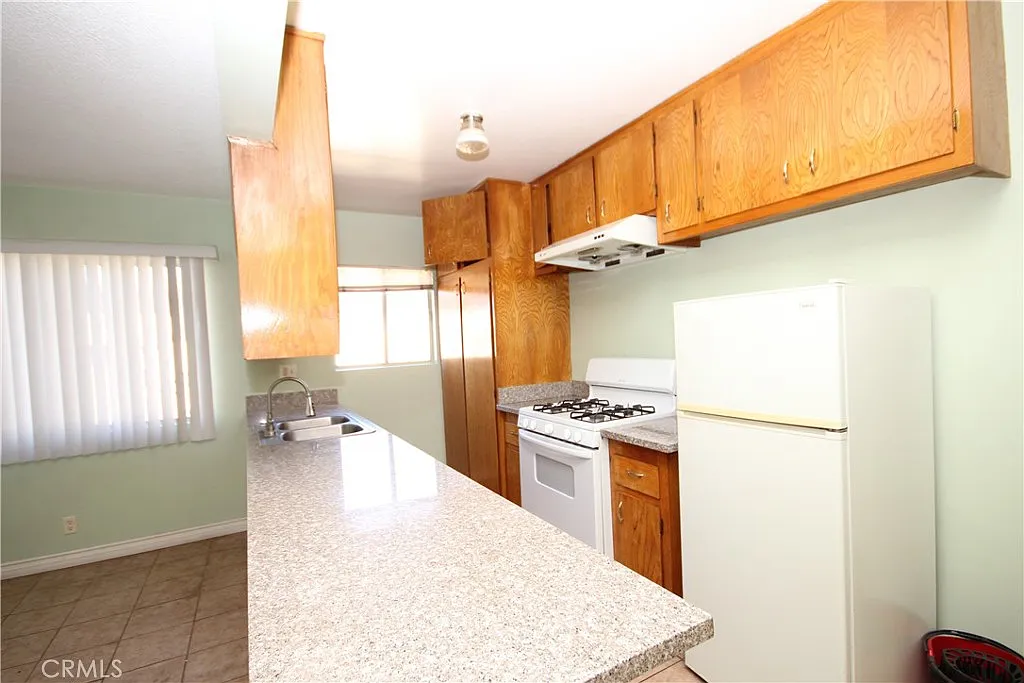 Building Photo - 1622 S Chapel Ave #B