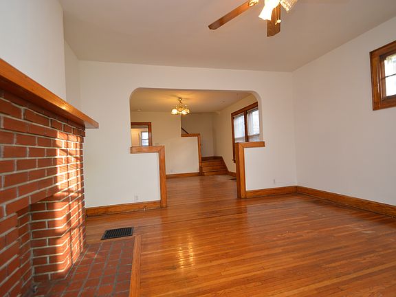 3rd image of 3042 Indianola Ave
