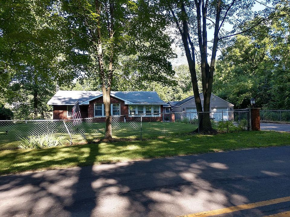1st image of 845 E Gull Lake Dr