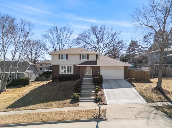 9928 Sunset Ter, Clive, IA 50325