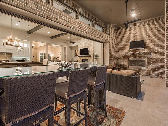 4th image of 310 Ashley Ln