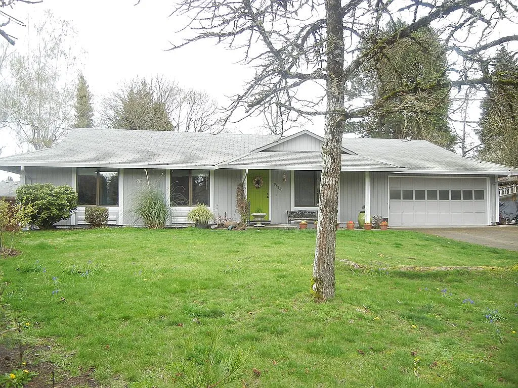 9816 NE Tanglewood Dr photo 1