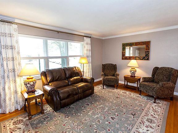 3rd image of 10722 Gail Ct