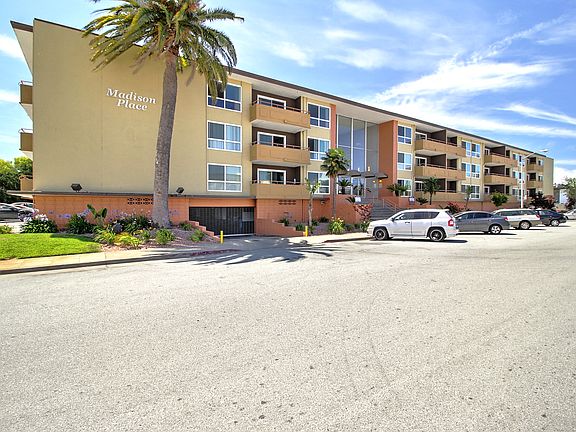 5th image of 400 E Hillsdale Blvd #305