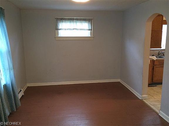 3rd image of 370 Lindenwood Ave