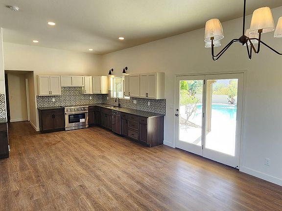 4th image of 10250 E Hawk Hill Ln