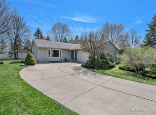 1872 Tulip Ln, Jenison, MI 49428