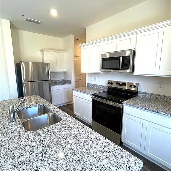 24 Rowlett Pl — Photo 5