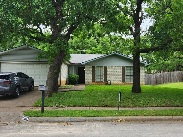 2216 Cottonwood Ln, Bedford, TX 76021