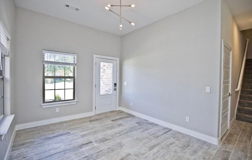 1st image of 2737 SW Livingston Sq