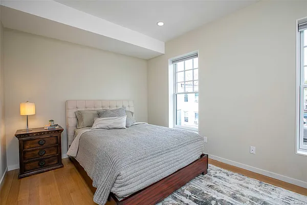 Sold by Daniel Gale Sotheby's International Realty | media 47