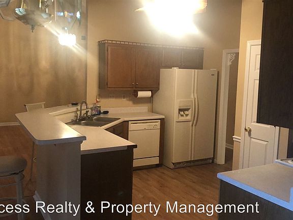 4th image of 2752 Arbor Lane Dr