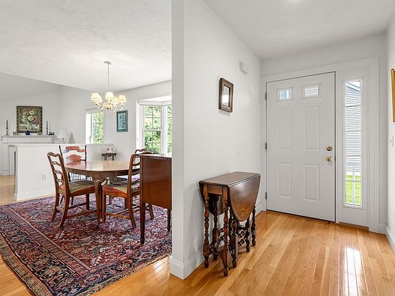 4th image of 75 Angell Brook Dr