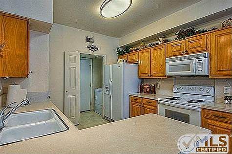 5th image of 554 Continental Dr