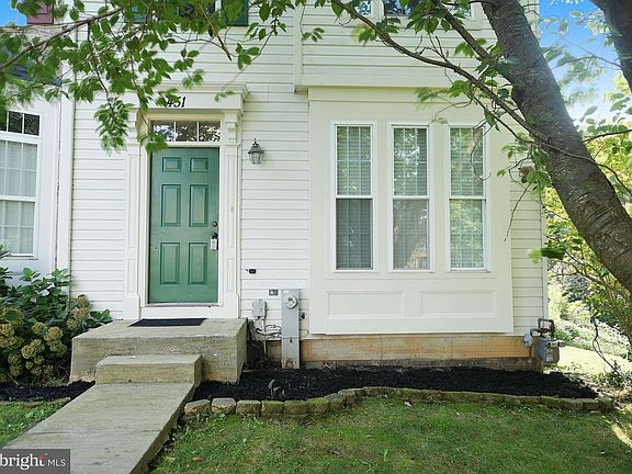 3rd image of 451 Amelanchier Ct