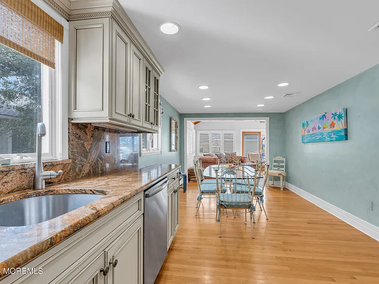 124 Neptune Pl — Photo 9