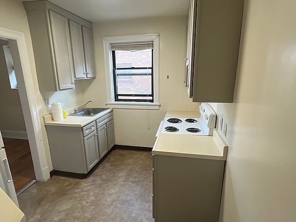 4th image of 2041 Wightman St #4385