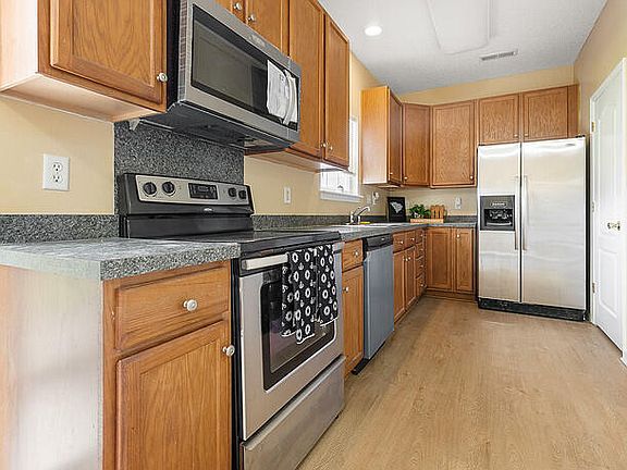 3rd image of 136 Lynches River Dr